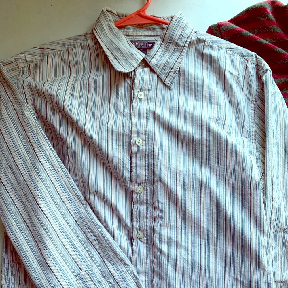 Classic Guess button down! 🕶